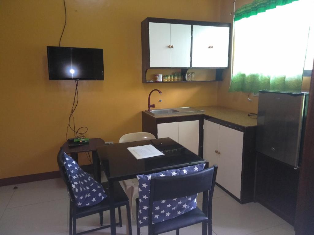Shared lounge/TV area