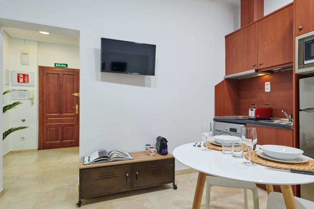 LEEWAYS APARTMENT in GRAN VÍA XIV - 4