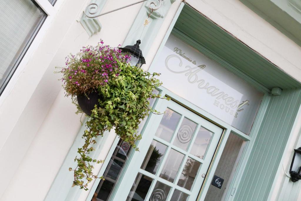 Avarest House Bed and Breakfast — Hotel in Portrush
