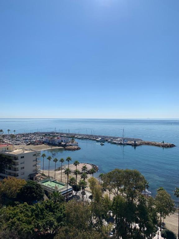 Skol 927A - beachfront central luxury penthouse, Marbella