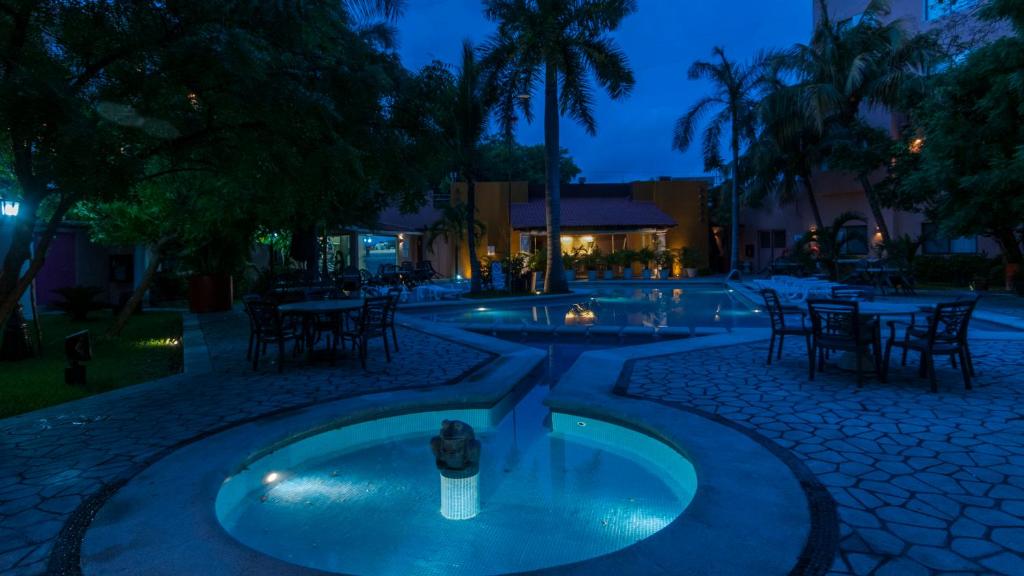 Swimming pool