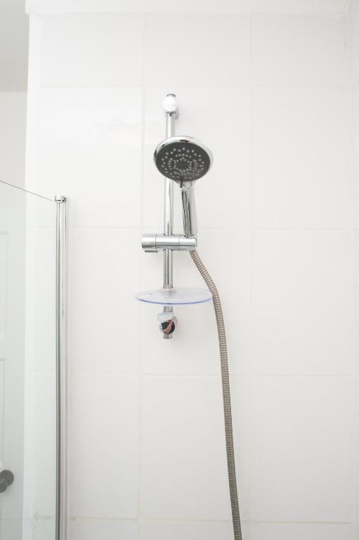 MyCityHaven The KingsWeston - flexible home sleeps 7 photo