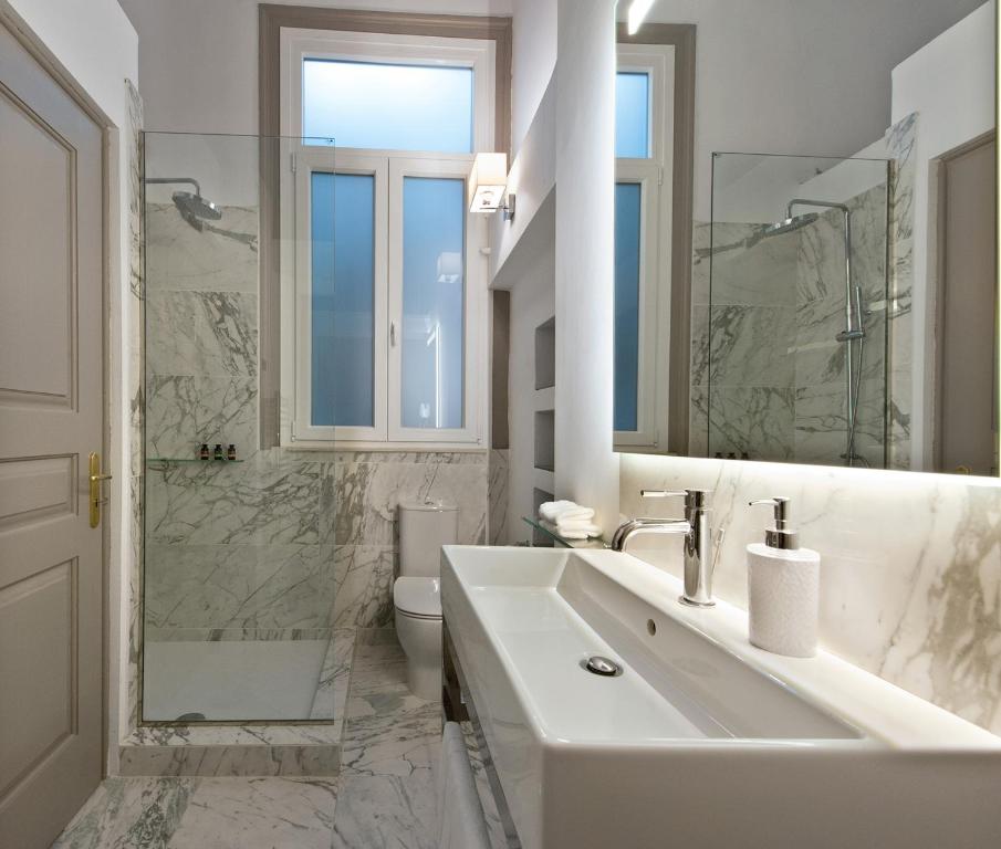 Acropolis TownHouseCo Suites photo