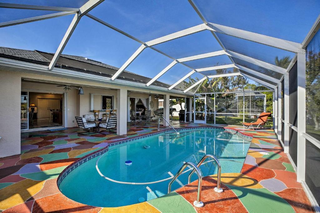 Canal-View Home with Lanai in Cape Coral!, Cape Coral