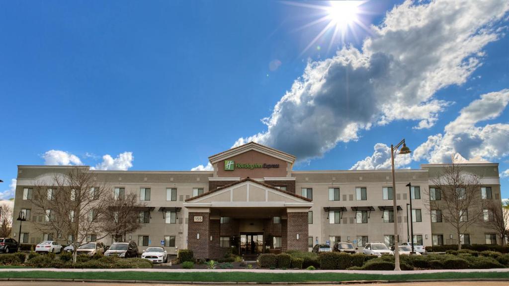 Holiday Inn Express Hotel & Suites Lincoln-Roseville Area photo