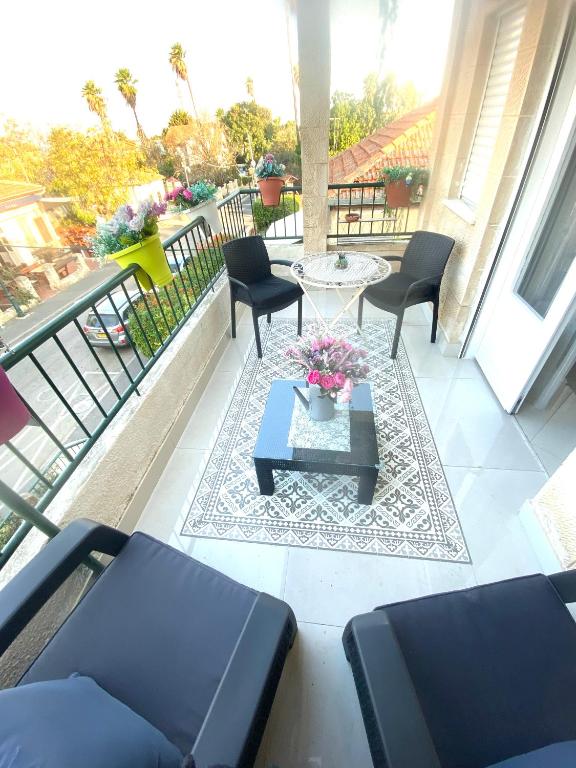 3 Rooms + Parking Hameyasdim 36 — Hotel in Zichron Yaakov