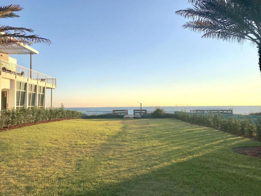 Viridian by Dune Vacation Rentals Main image 2