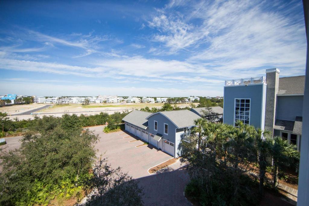 Popular attractions Area Nearby Property