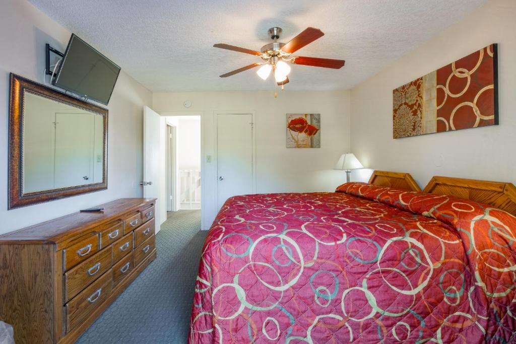 Crown Resorts at Hickory Hills photo