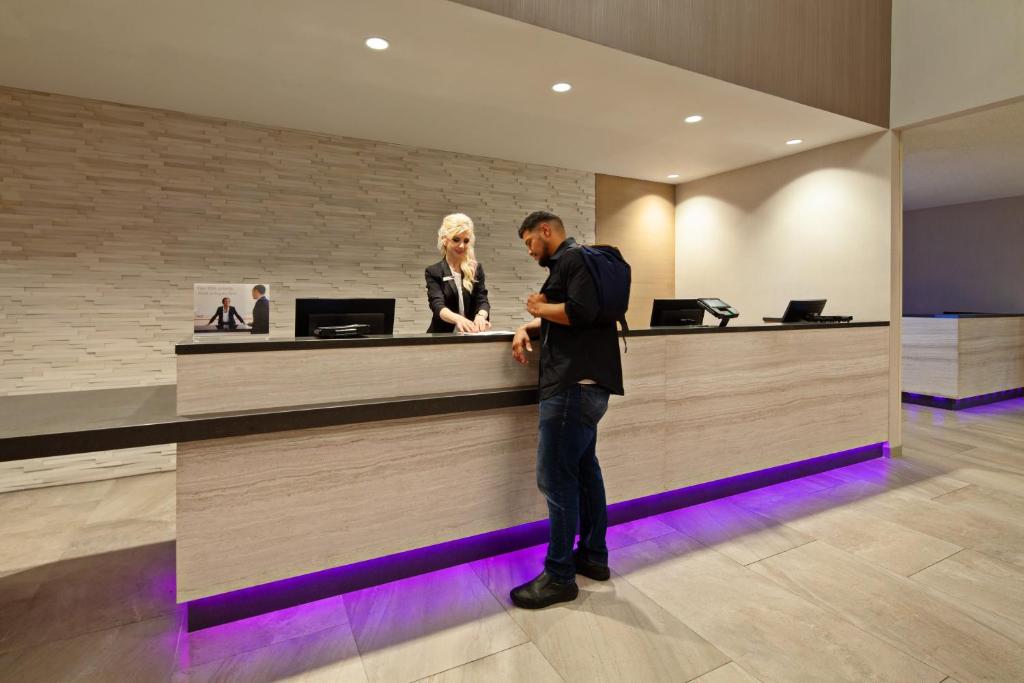 Crowne Plaza Silicon Valley North - Union City photo
