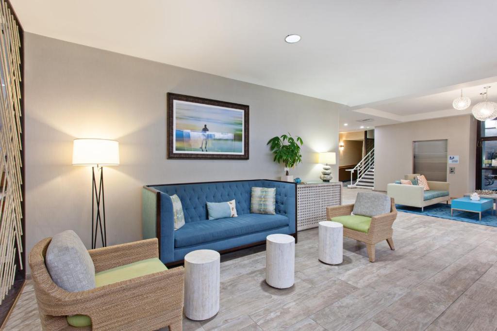 Holiday Inn Express Newport Beach photo