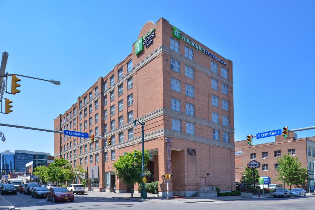 Holiday Inn Express & Suites Buffalo Downtown photo