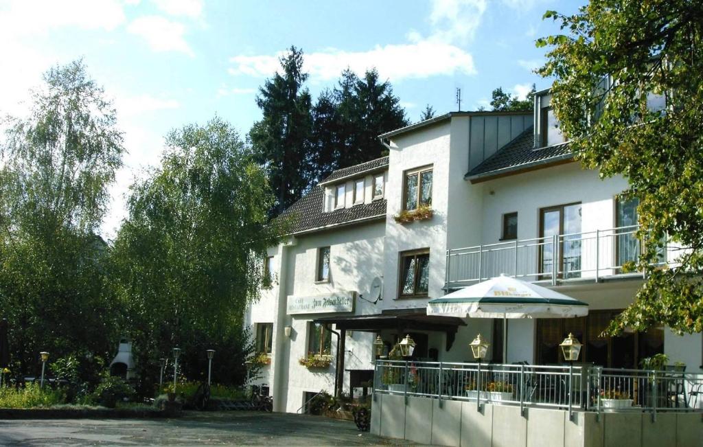 Waldpension zum Felsenkeller — Hotel in Lichtenfels-Sachsenberg