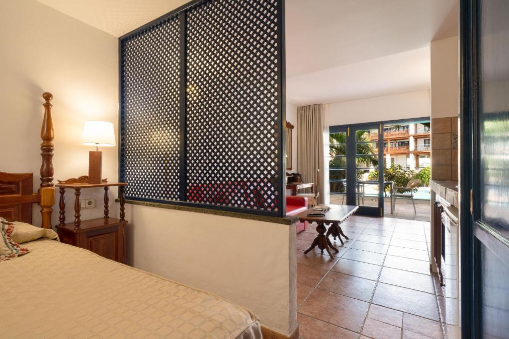 Nazaret Mansion — Hotel rooms in Costa Teguise, Canary Islands