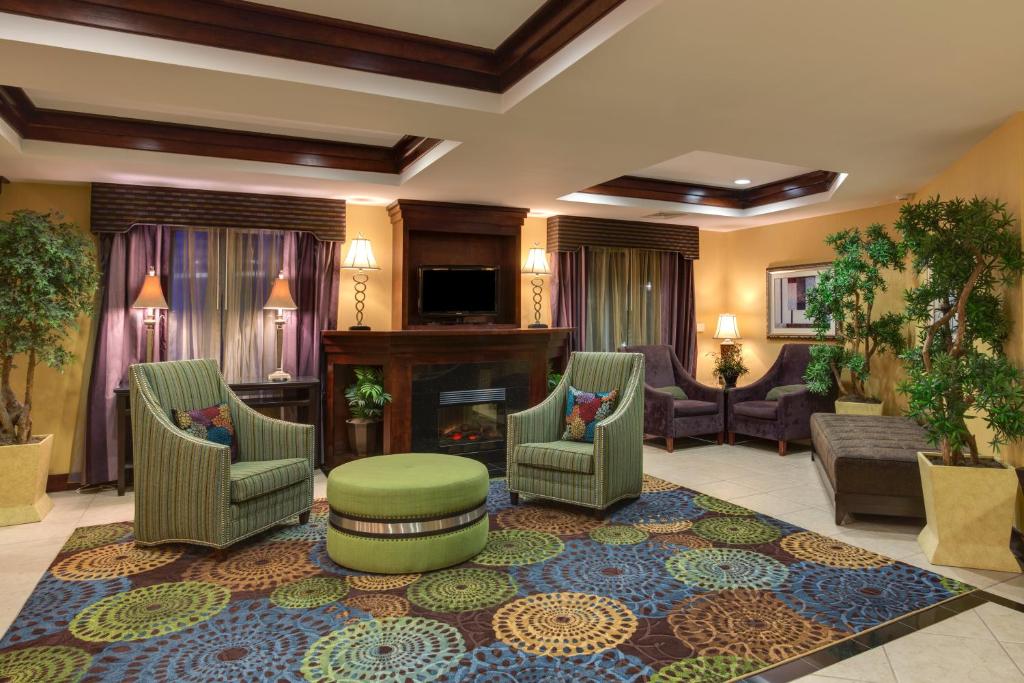 Holiday Inn Express Tower Center New Brunswick By IHG