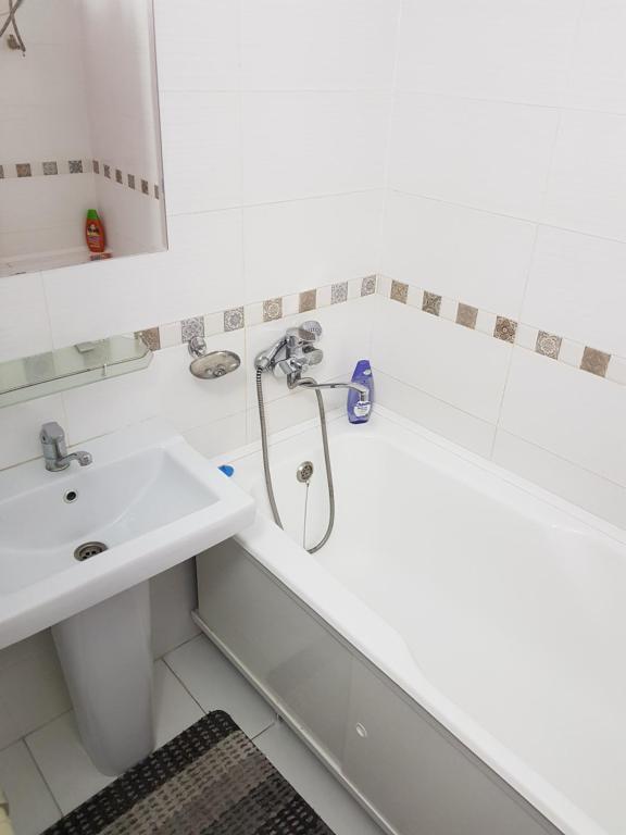 Bishkek Sunny Apartment in the center photo