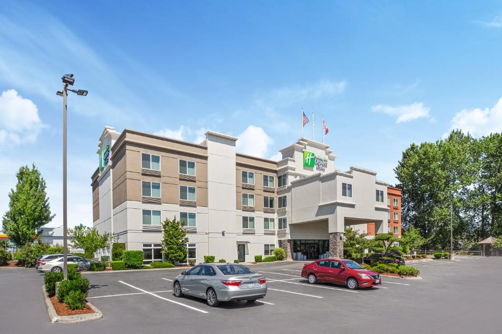 Holiday Inn Express Hotel & Suites Tacoma photo