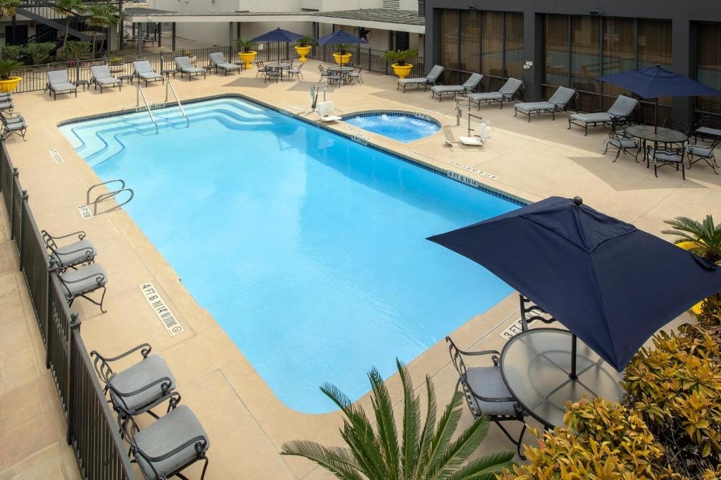คราวน์ พลาซ่า ซาน อันโตนิโอ แอร์พอร์ต บาย ไอเอชจี (Crowne Plaza San Antonio Airport By IHG)