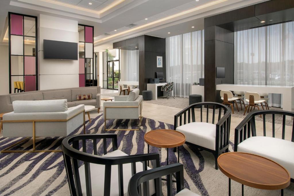 คราวน์ พลาซ่า ซาน อันโตนิโอ แอร์พอร์ต บาย ไอเอชจี (Crowne Plaza San Antonio Airport By IHG)
