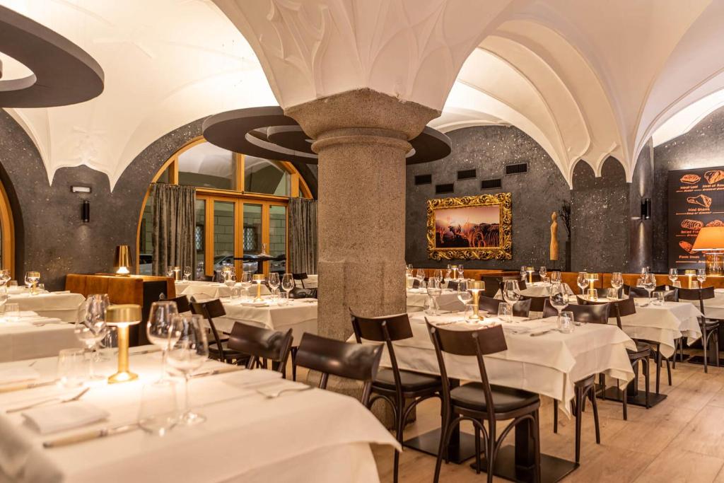 โรงแรมเกราเออร์ บาร์ (Hotel Grauer Bar)