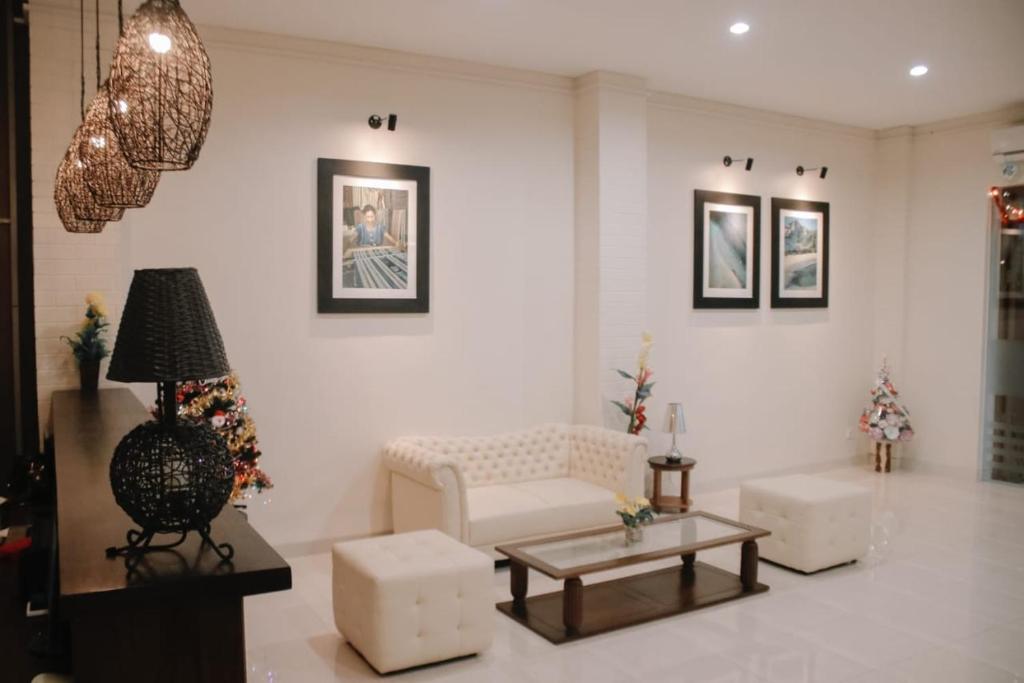 Merlin Hotel photo