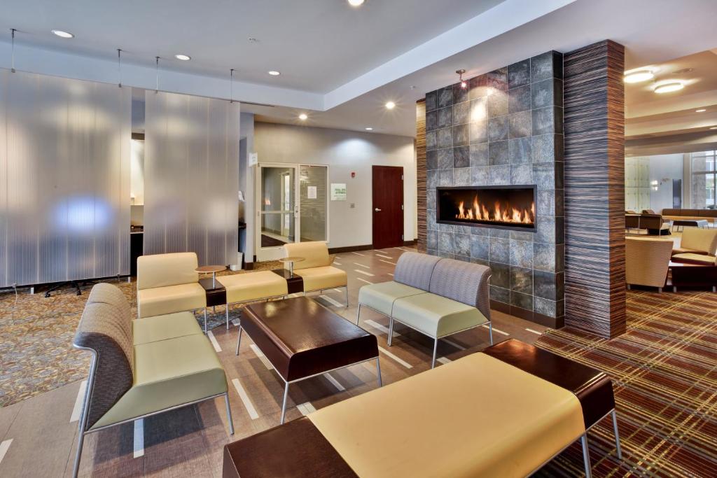 Holiday Inn Detroit Metro Airport