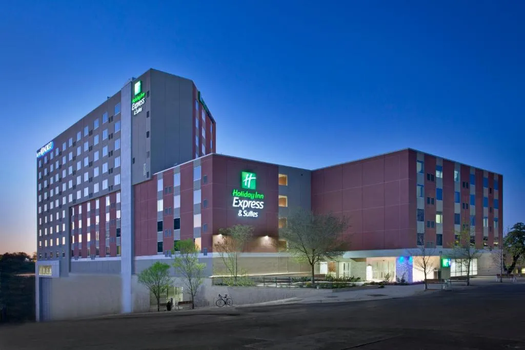 Holiday Inn Express Hotel & Suites Austin Downtown - University by IHG，位于奥斯汀的酒店