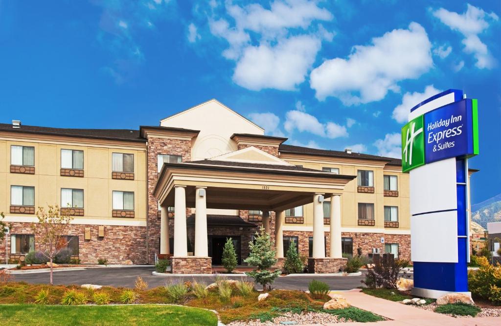 Holiday Inn Express Hotel & Suites Tooele photo