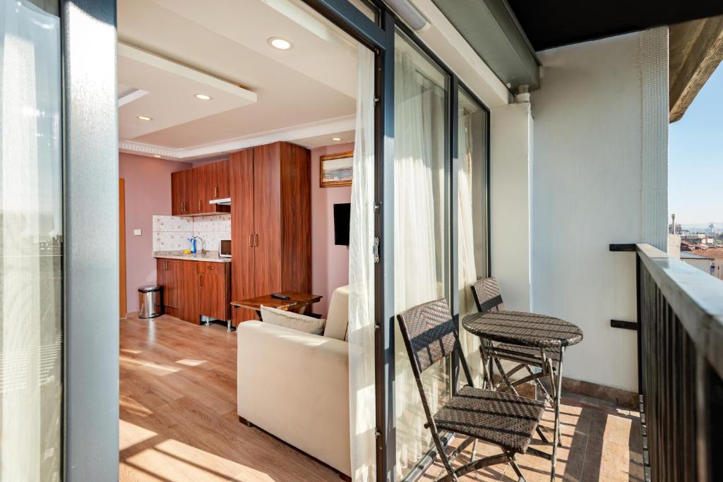 OASIS SUITES OLD CITY photo