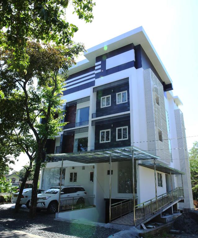 Eden Isle Luxury Service Apartment — Hotel in Kochi