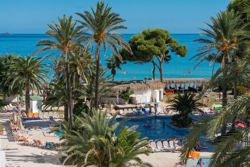 Aparthotel Ses Fotges — Plaża in Playa de Muro, Baleary