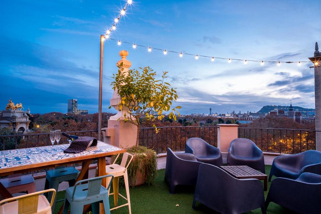The Family Host - Lost Garden Ciutadella Park — Hotel in Barcelona