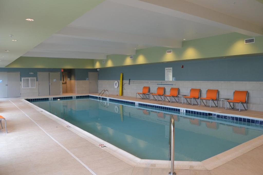 Holiday Inn Express & Suites Goodlettsville N Nashville photo