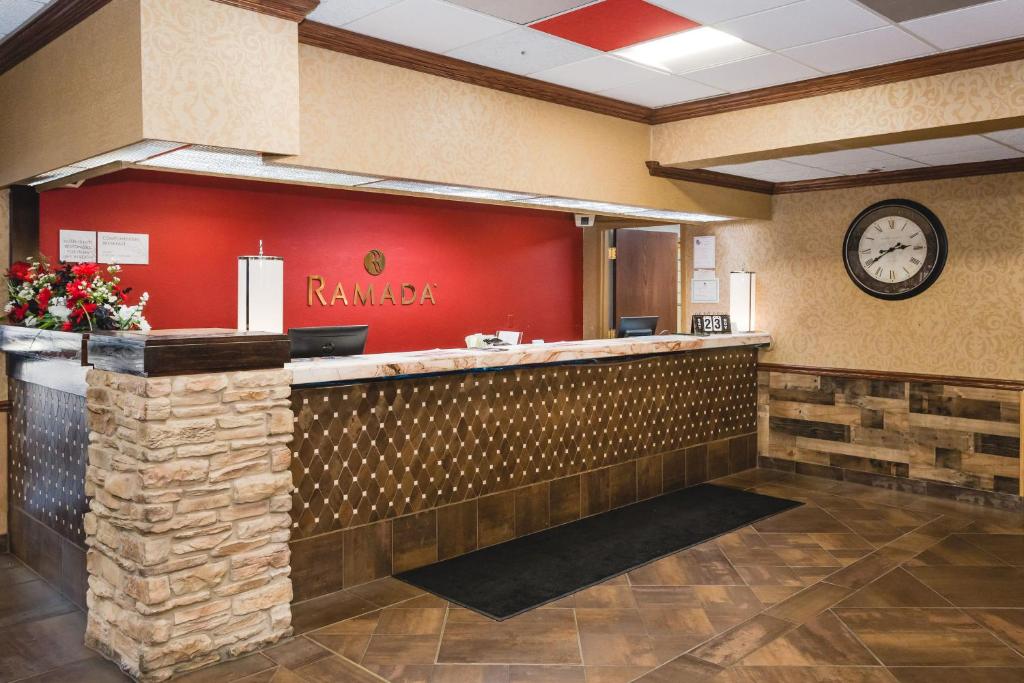 Ramada Hotel & Conference Center by Wyndham Plymouth photo