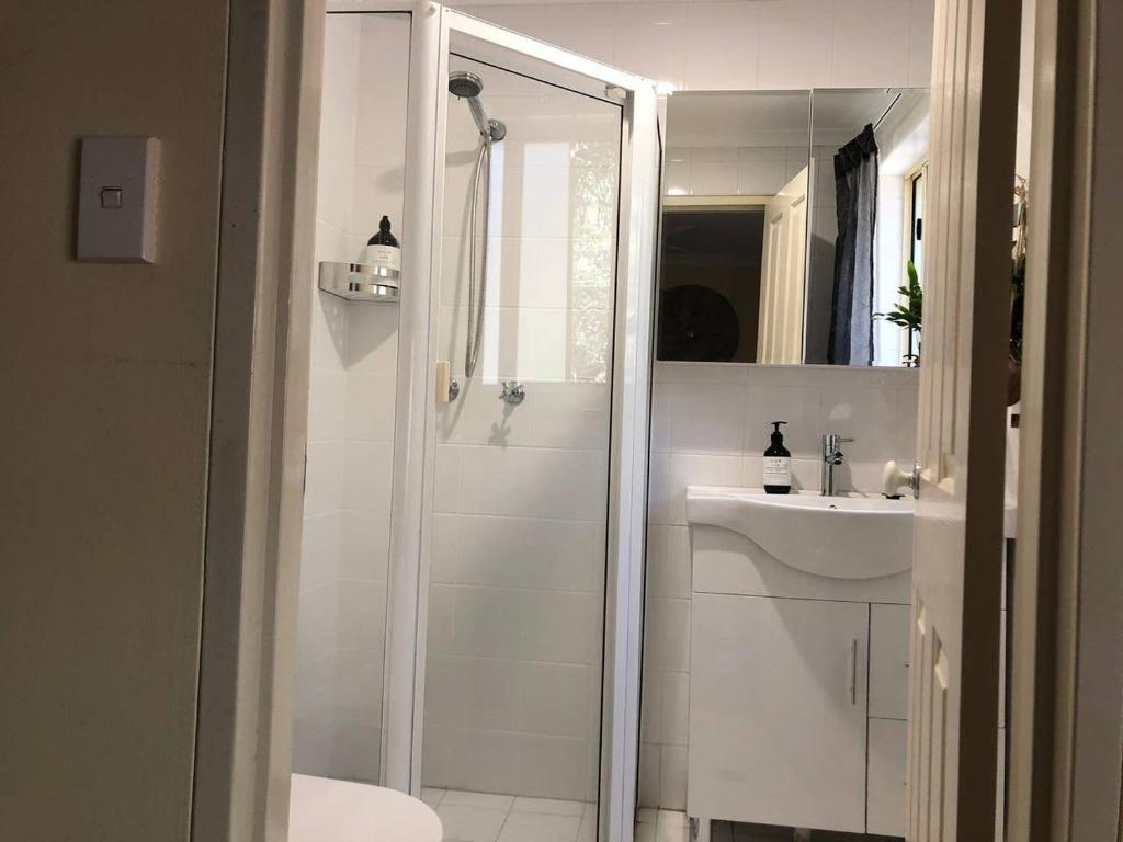 Escape to Strathfield for 8 guests photo