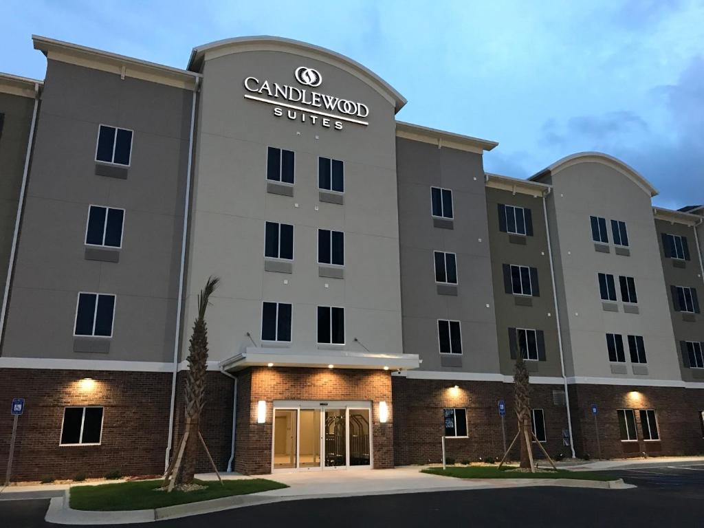 Candlewood Suites Valdosta Mall photo