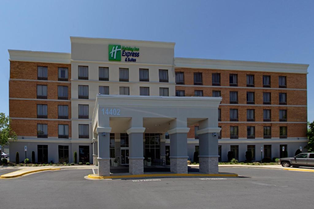 HOLIDAY INN EXPRESS® & SUITES LAUREL LAKES Laurel MD 14402 Laurel
