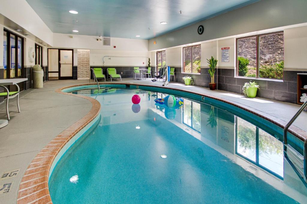 Holiday Inn Express Dublin By IHG スイミングプール