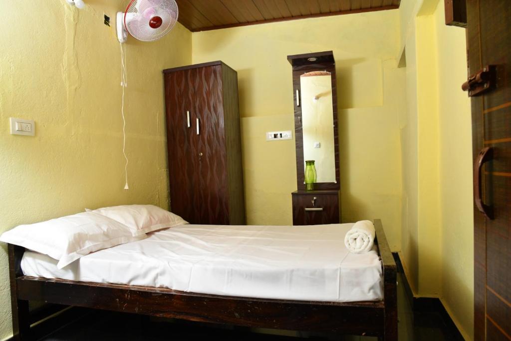 Nature INN Homestay - Mountain View & River Access photo