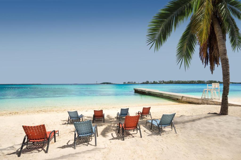 Beach, Holiday Inn Express & Suites Nassau By IHG in Nassau