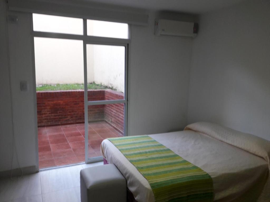 MONOAMBIENTE CON COCHERA Y PATIO - 3