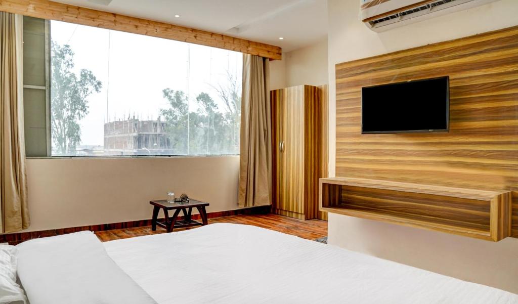 hotel maahi — Hotel in Chandigarh