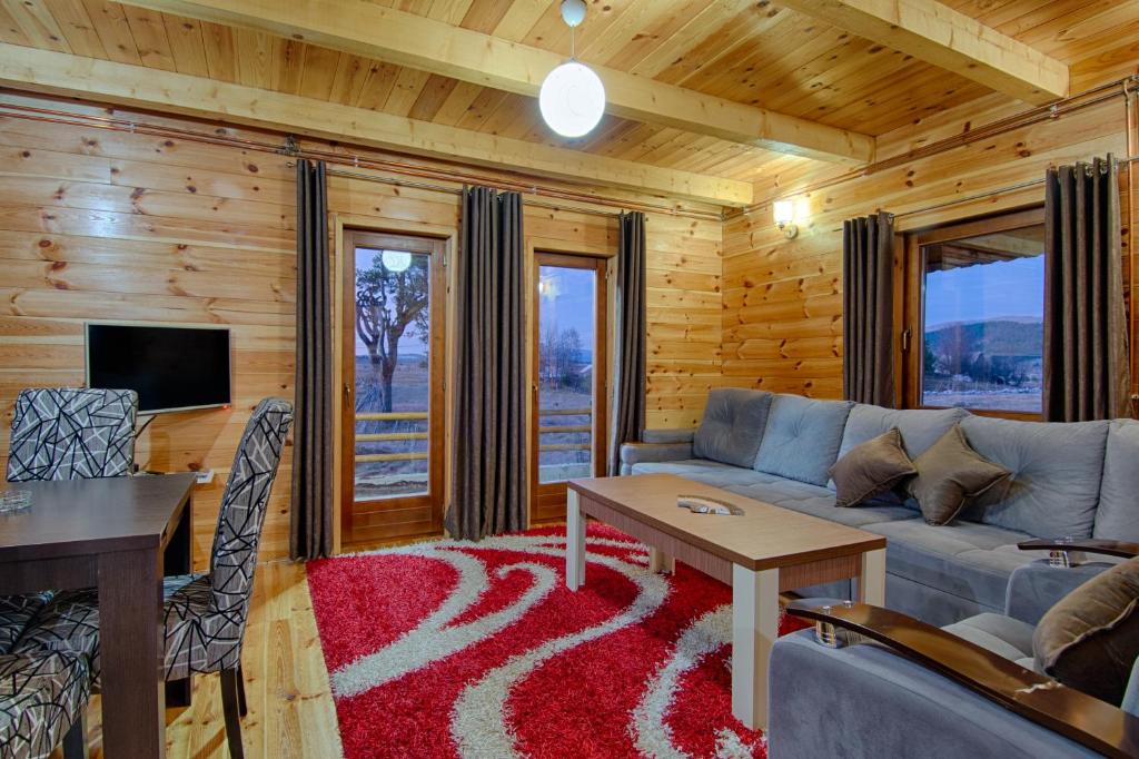 Original Wooden Lodge SG - 5