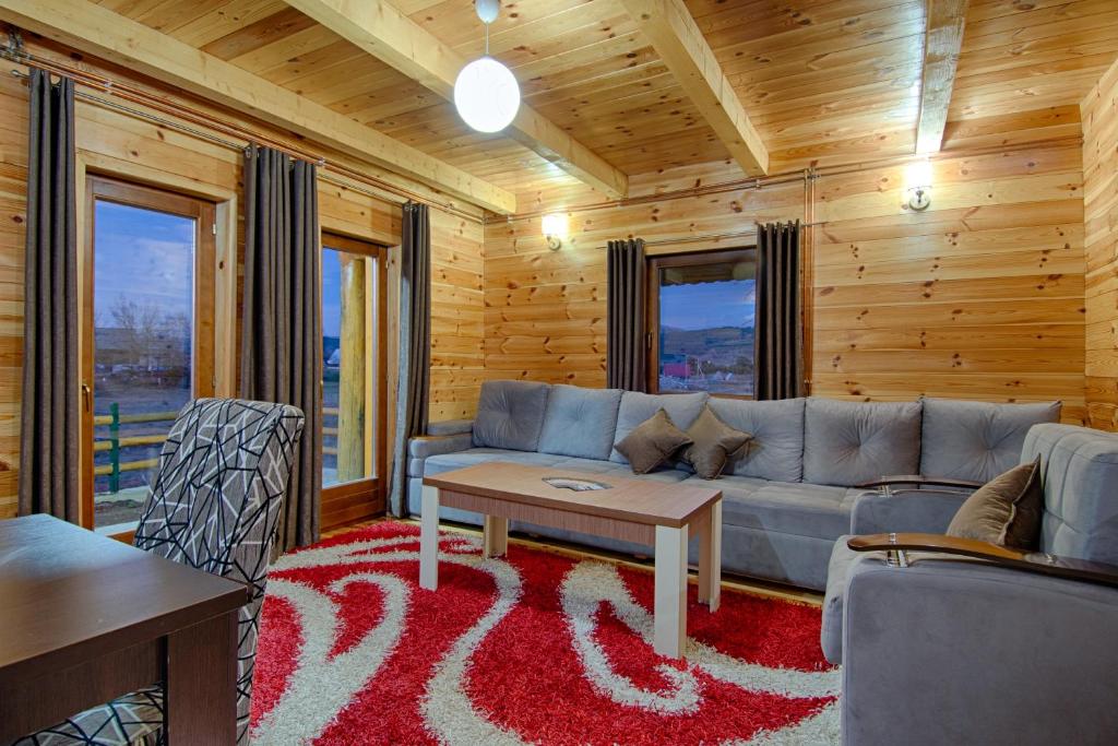 Original Wooden Lodge SG - 3