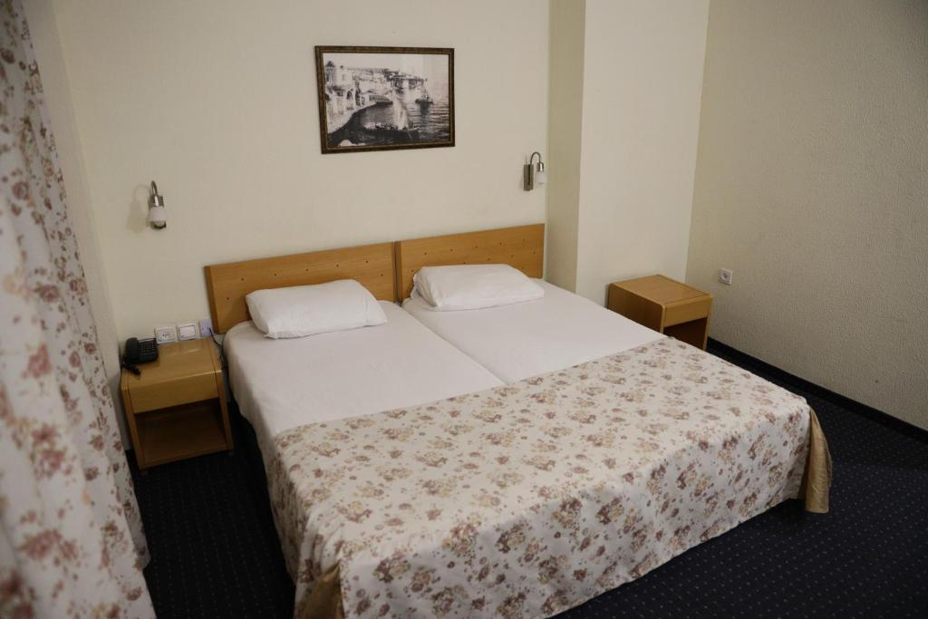 Dona Gracia Hotel and Museum photo