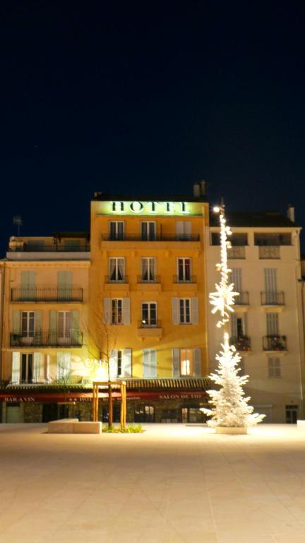 Entrance, Hotel Relais Du Postillon in Antibes
