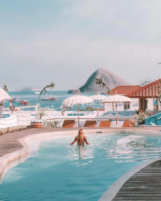Seaesta Komodo Hostel & Hotel，位于纳闽巴霍的酒店