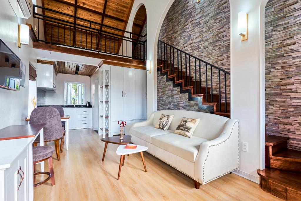 Little Colmar – Homestay & Pottery Studio