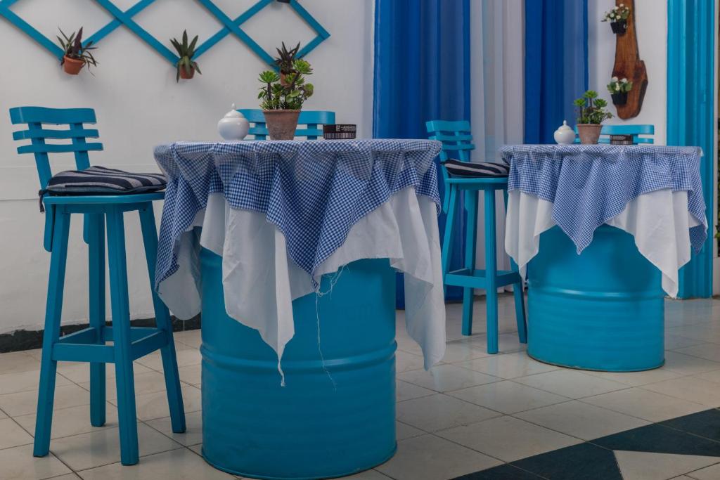 Shared lounge/TV area