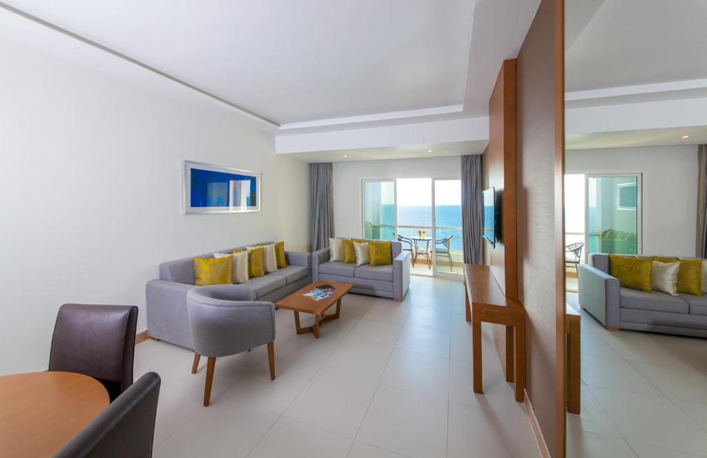 Balcony/terrace, Ramada by Wyndham Beach Hotel Ajman in Ajman